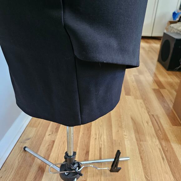 Ralph Lauren Black V Neck Body Con Dress w/Asymmetrical Hemline Size 10 - Picture 4 of 7